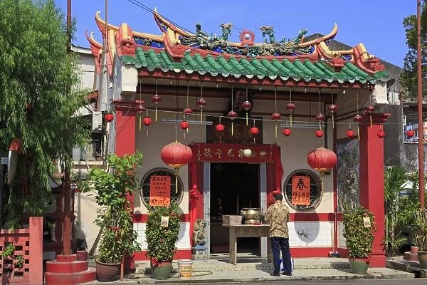 Temple in Chinatown, Melaka (Malacca), Malaysia, Southeast Asia, Asia
