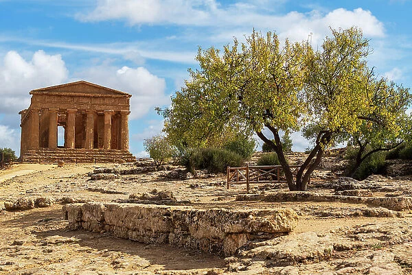 The Temple of Concordia against blue sky, Valley of the Temples, UNESCO World Heritage Site, Agrigento, Sicily, Italy, Mediterranean, Europe
