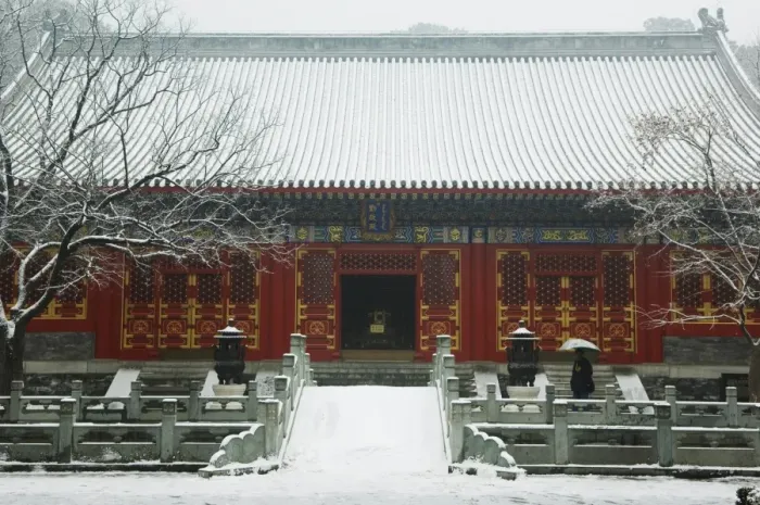 Framed Print : A temple covered in snow after a winter snowfall, Fragrant Hills Park, Western Hills Framed Print : A temple covered in snow after a winter snowfall, Fragrant Hills Park, Western Hills