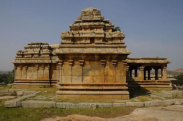 Temple, Hemakuta Hill, Hampi, UNESCO World Heritage Site, Karnataka, India, Asia