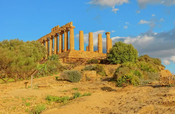 Framed Print : Temple of Juno, at sunset, Valley of Temples, Agrigento, UNESCO, Sicily, Italy Framed Print : Temple of Juno, at sunset, Valley of Temples, Agrigento, UNESCO, Sicily, Italy