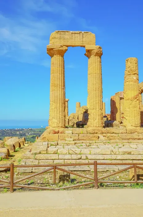 Framed Print : Temple of Juno, Valley of Temples, Agrigento, UNESCO, Sicily, Italy Framed Print : Temple of Juno, Valley of Temples, Agrigento, UNESCO, Sicily, Italy