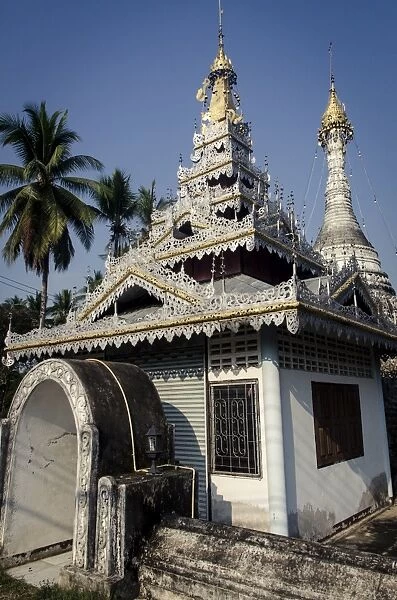 Temple opposite Wat Jong Klang and Kham, Mae Hong Son Province, Thailand, Southeast Asia, Asia