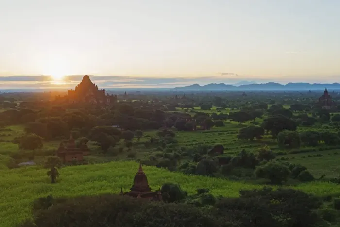 Framed Print : Temples on Bagan plain at sunrise, Bagan (Pagan), Myanmar (Burma), Asia Framed Print : Temples on Bagan plain at sunrise, Bagan (Pagan), Myanmar (Burma), Asia