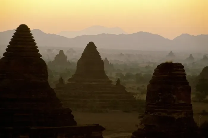 Framed Print : Temples and pagodas at dawn, Bagan (Pagan), Myanmar (Burma), Asia Framed Print : Temples and pagodas at dawn, Bagan (Pagan), Myanmar (Burma), Asia