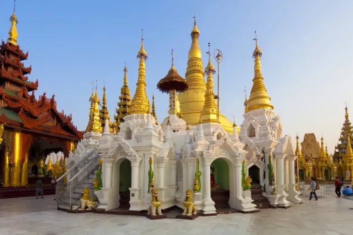 Framed Print : Temples and shrines at Shwedagon Paya (Pagoda), Yangon (Rangoon), Myanmar (Burma), Asia Framed Print : Temples and shrines at Shwedagon Paya (Pagoda), Yangon (Rangoon), Myanmar (Burma), Asia