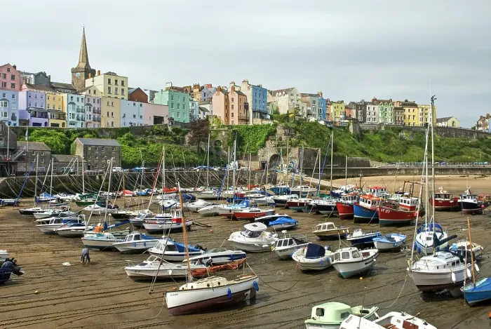 Framed Print : Tenby's harbour, Carmarthen Bay, Tenby, Pembrokeshire, south-west Wales, United Kingdom Framed Print : Tenby's harbour, Carmarthen Bay, Tenby, Pembrokeshire, south-west Wales, United Kingdom