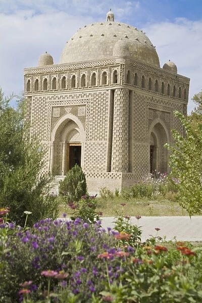 Tenth century Ismail Samani Mausoleum, Samani Park, Bukara, Uzbekistan