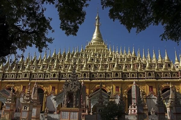 Thanboddhay Paya built in the 20th century by Moehnyin Sayadaw, said to contain over 500000 Buddha images, Monywa, Sagaing Division, Myanmar