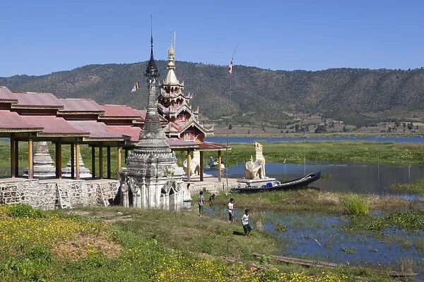 Tharkong Pagoda, Inle Lake, Shan State, Myanmar (Burma), Asia