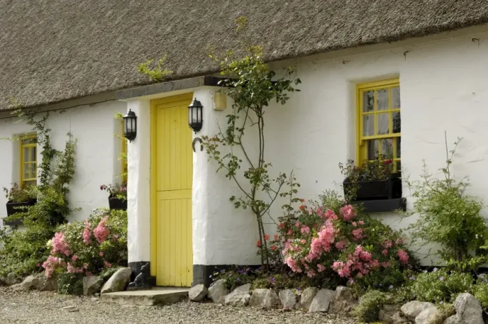 Framed Print : Thatched cottages Framed Print : Thatched cottages