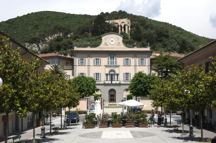 Framed Print : The Thermal Spring building, S. Siuliano Terme, Tuscany, Italy, Europe Framed Print : The Thermal Spring building, S. Siuliano Terme, Tuscany, Italy, Europe