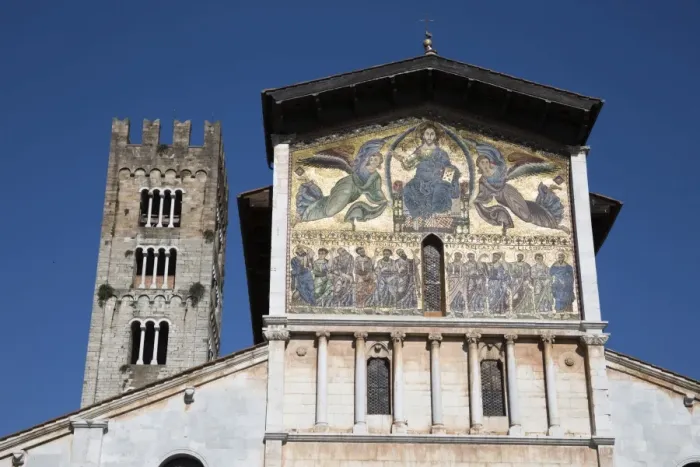 Framed Print : Thirteenth-century mosaic of The Ascension on the facade of San Frediano, Lucca, Tuscany, Italy, Europe