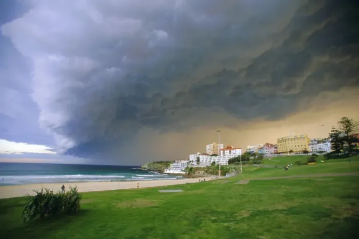 Framed Print : Thunderstorm advancing over Bondi Beach in the Eastern suburbs, Sydney, Australia Framed Print : Thunderstorm advancing over Bondi Beach in the Eastern suburbs, Sydney, Australia