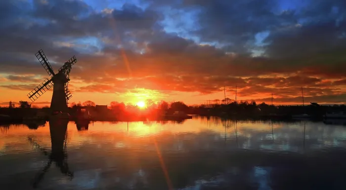 Framed Print : Thurne Mill at sunrise, spring morning, Norfolk Broads, Norfolk Framed Print : Thurne Mill at sunrise, spring morning, Norfolk Broads, Norfolk