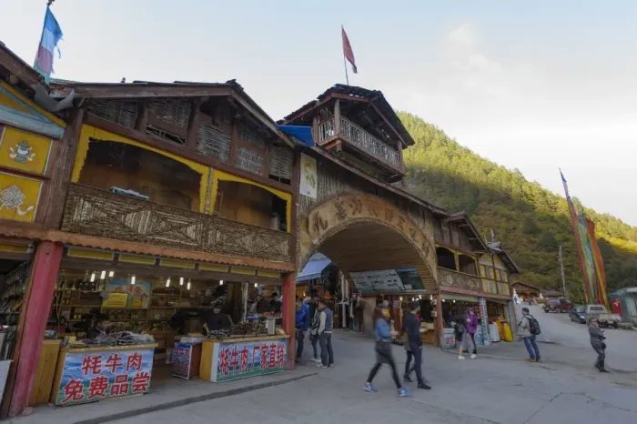 Framed Print : Tibetan Village, Jiuzhaigou (Nine Village Valley), Sichuan province, China, Asia Framed Print : Tibetan Village, Jiuzhaigou (Nine Village Valley), Sichuan province, China, Asia