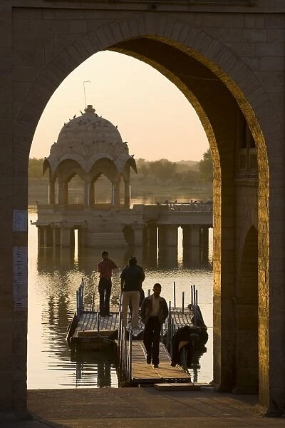 Tilon-ki-Pol, Gadi Sagar, Jaisalmer, Western Rajasthan, India, Asia