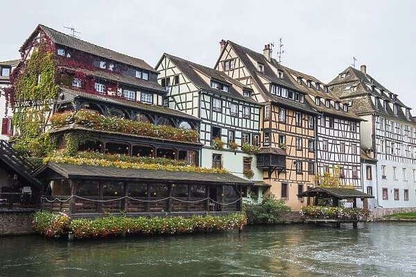 Timbered houses and canal in the quarter Petite France, UNESCO World Heritage Site, Strasbourg, Alsace, France, Europe