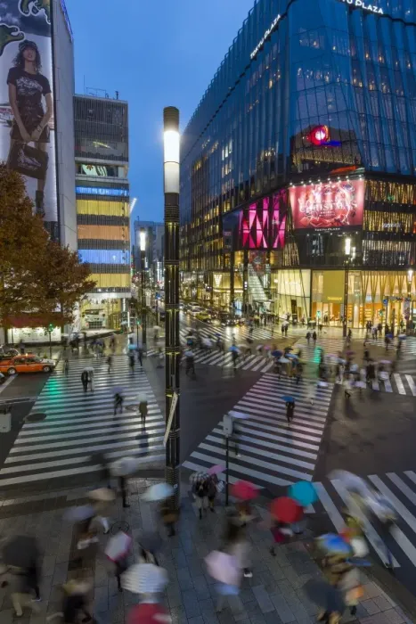 Framed Print : Time lapse overview of Sukiyabashi pedestrian crossing, Ginza, Tokyo, Japan, Asia Framed Print : Time lapse overview of Sukiyabashi pedestrian crossing, Ginza, Tokyo, Japan, Asia