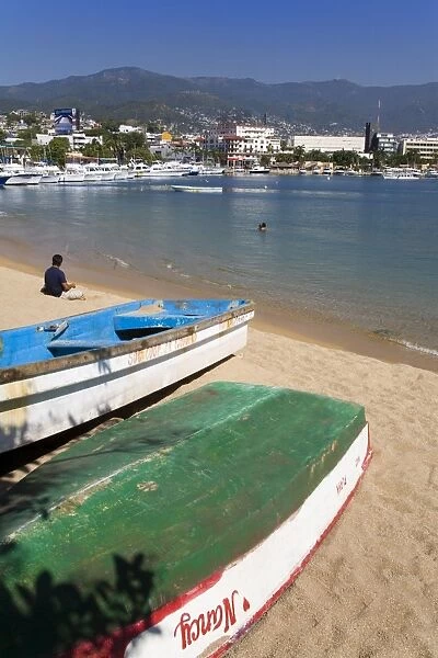 Tlacopanocha Beach in Old Town Acapulco, State of Guerrero, Mexico, North America
