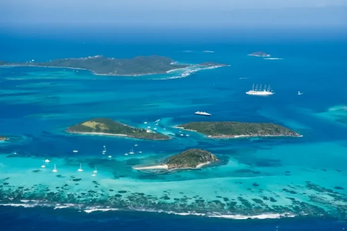 Framed Print : Tobago Cays and Mayreau Island, St. Vincent and The Grenadines, Windward Islands Framed Print : Tobago Cays and Mayreau Island, St. Vincent and The Grenadines, Windward Islands