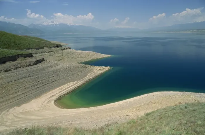 Framed Print : Tokogul Reservoir on the Naryn River, Kirghizstan, Central Asia, Asia