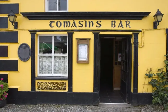 Framed Print : Tomasins Pub, Stradbally Village, Dingle Peninsula, County Kerry, Munster Framed Print : Tomasins Pub, Stradbally Village, Dingle Peninsula, County Kerry, Munster