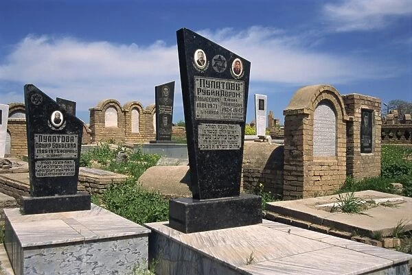 Tomb with Hebrew inscriptions, Jewish Cemetery, Samarkand, Uzbekistan, Central Asia, Asia