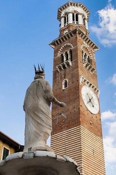 Torre dei Lamberti, Madonna Verona statue, Piazza delle Erbe, Verona, UNESCO World Heritage Site, Veneto, Italy, Europe