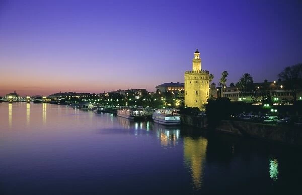 Torre del Oro and Rio Guadelquivir in the evening