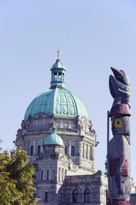 Framed Print : Totem pole in front of the Parliament Buildings, Victoria, Vancouver Island