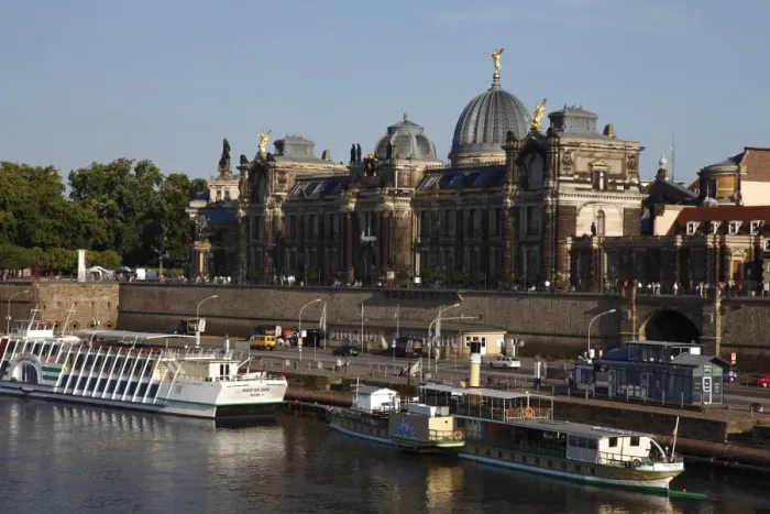 Framed Print : Tour boats on the River Elbe in front of the Kunstakademie (Academy of Fine Arts) Framed Print : Tour boats on the River Elbe in front of the Kunstakademie (Academy of Fine Arts)
