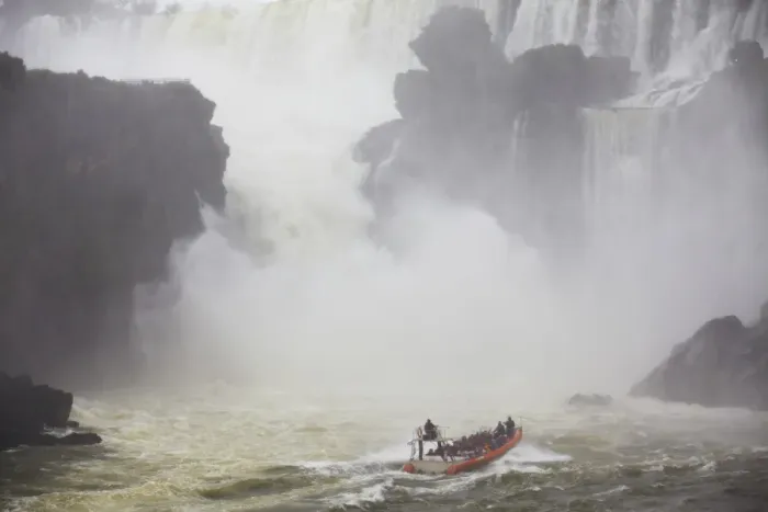 Framed Print : Tourist boat at Iguazu Falls, Iguazu National Park, UNESCO World Heritage Site, Misiones, Argentina, South America Framed Print : Tourist boat at Iguazu Falls, Iguazu National Park, UNESCO World Heritage Site, Misiones, Argentina, South America