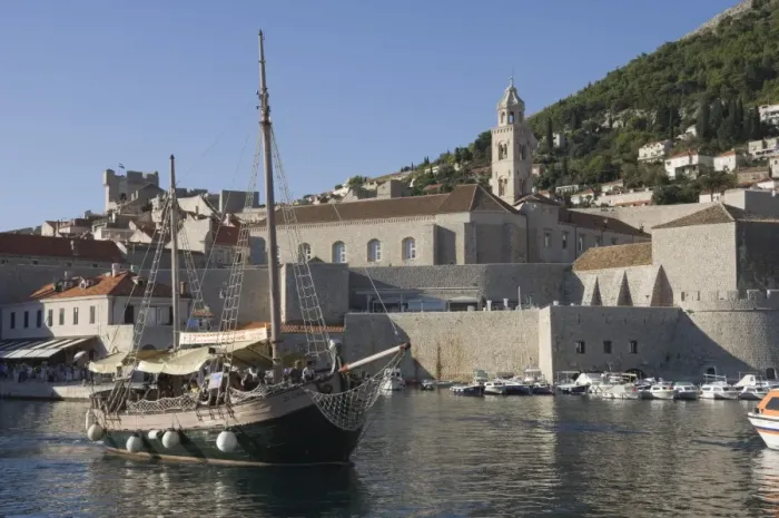Framed Print : Tourist boat in the old harbour with the bell tower of the Franciscan Monastery in the background, Old Town, Dubrovnik, UNESCO World Heritage Site, Croatia, Europe Framed Print : Tourist boat in the old harbour with the bell tower of the Franciscan Monastery in the background, Old Town, Dubrovnik, UNESCO World Heritage Site, Croatia, Europe