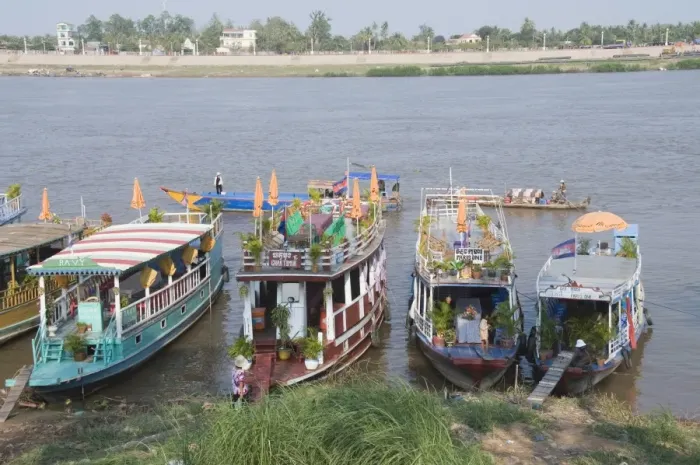 Framed Print : Tourist boats on the Tonle Sap river, Phnom Penh, Cambodia, Indochina, Southeast Asia