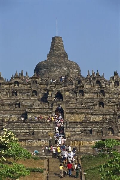 Tourist crowds at the Buddhist monument