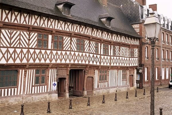 Tourist Office and art exhibition venue in Maison Henri IV, dating from 1540, St