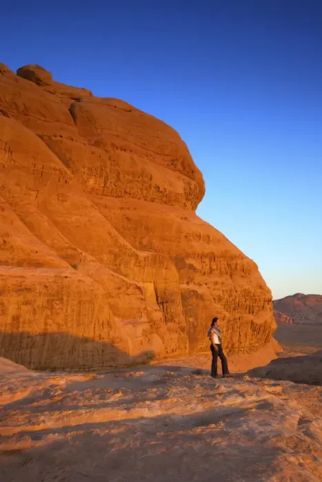 Framed Print : Tourist at Wadi Rum, Jordan, Middle East Framed Print : Tourist at Wadi Rum, Jordan, Middle East