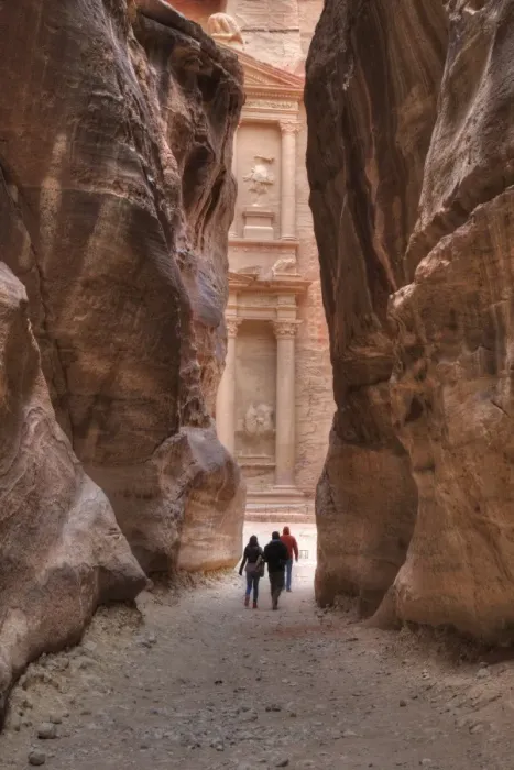 Framed Print : Tourists Approaching the Treasury from the Siq, Petra, UNESCO World Heritage Site Framed Print : Tourists Approaching the Treasury from the Siq, Petra, UNESCO World Heritage Site