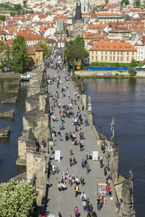 Framed Print : Tourists on Charles Bridge, UNESCO World Heritage Site, Prague, Czech Republic, Europe Framed Print : Tourists on Charles Bridge, UNESCO World Heritage Site, Prague, Czech Republic, Europe