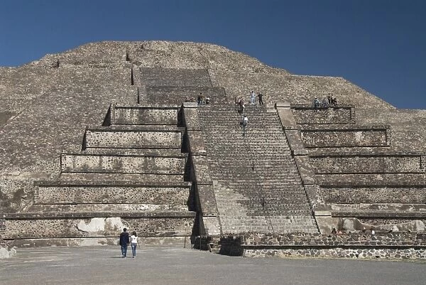 Tourists climbing steps, Pyramid of the Moon, Archaeological Zone of Teotihuacan