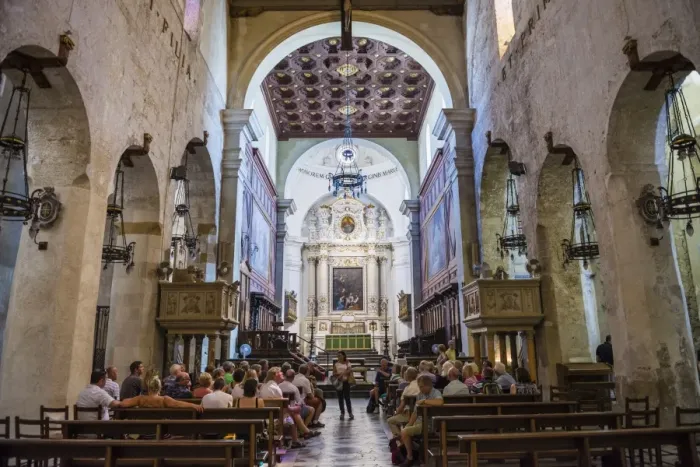 Framed Print : Tourists inside Syracuse Cathedral, Ortygia (Ortygia), Syracuse, UNESCO World Heritage Site, Sicily, Italy, Europe Framed Print : Tourists inside Syracuse Cathedral, Ortygia (Ortygia), Syracuse, UNESCO World Heritage Site, Sicily, Italy, Europe