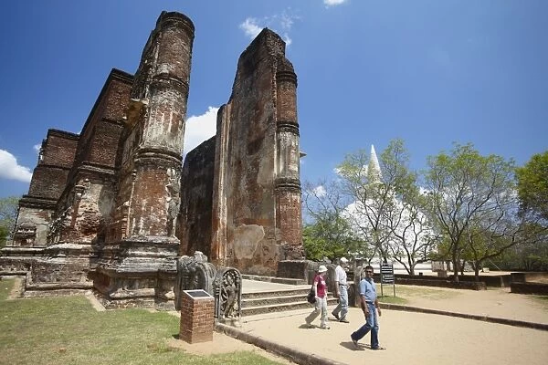 Tourists at Lankatilaka, Polonnaruwa, UNESCO World Heritage Site, North Central Province, Sri Lanka, Asia
