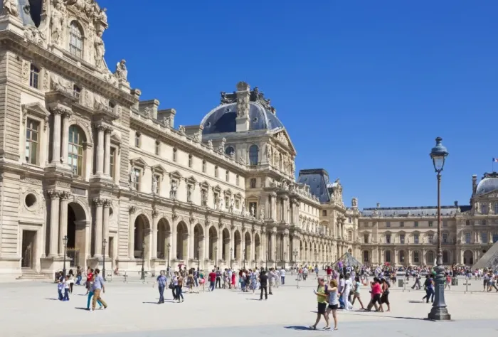 Framed Print : Tourists at The Louvre art gallery and Museum, Paris, France, Europe Framed Print : Tourists at The Louvre art gallery and Museum, Paris, France, Europe