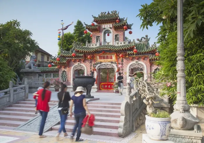 Framed Print : Tourists at Phouc Kien Assembly Hall, Hoi An, UNESCO World Heritage Site, Quang Nam, Vietnam, Indochina, Southeast Asia, Asia