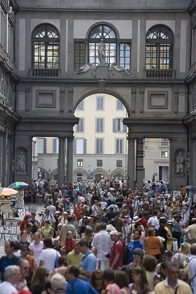 Tourists, Piazzale degli Uffizi