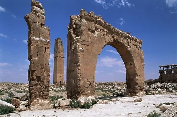 Tower and arch on the site of the Temple of Sin (God of the Moon)