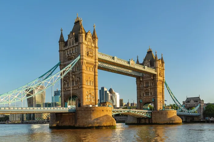 Framed Print : Tower Bridge, City of London, London, England Framed Print : Tower Bridge, City of London, London, England