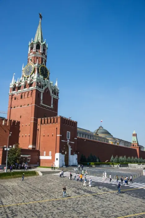 Framed Print : Tower of the Kremlin on Red Square, UNESCO World Heritage Site, Moscow, Russia, Europe Framed Print : Tower of the Kremlin on Red Square, UNESCO World Heritage Site, Moscow, Russia, Europe