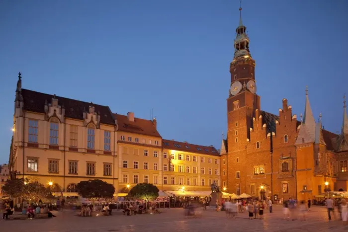 Framed Print : Town hall at dusk, Rynek (Old Town Square), Wroclaw, Silesia, Poland, Europe Framed Print : Town hall at dusk, Rynek (Old Town Square), Wroclaw, Silesia, Poland, Europe